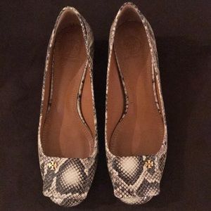 Tory Burch snake print pumps. Excellent Condition!